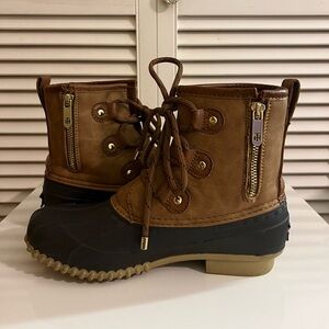 TOMMY HILFIGER Women's Reanna 4 Lace-Up/Side Zip Duck Boot Shoes size 6